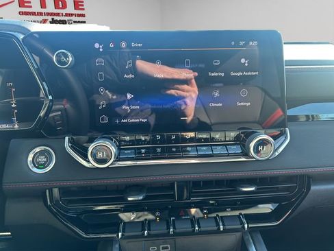 Used 2023 Chevrolet Colorado Z71 w/ Z71 Convenience Package 2 image 18