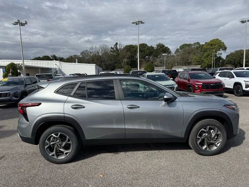 New 2026 Chevrolet Trax LT w/ Driver Confidence Package image 5