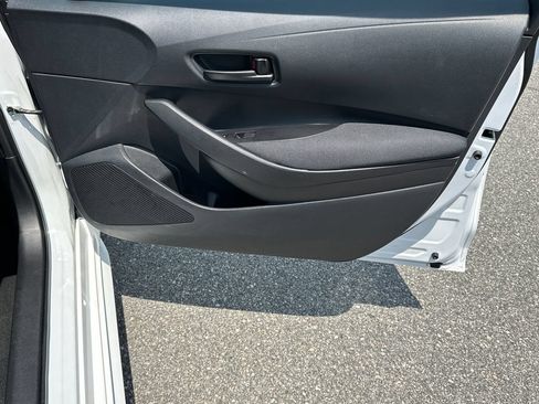 Used 2025 Toyota Corolla LE FWD image 14