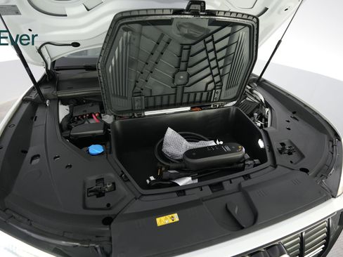 Used 2022 Audi e-tron Premium w/ Convenience Plus Package image 25
