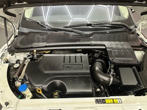 Used 2019 Land Rover Range Rover Evoque SE AWD/4WD image 35