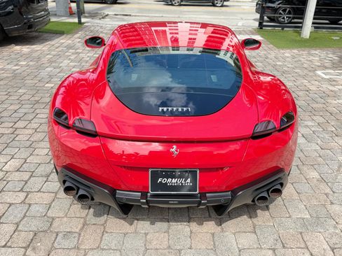 Used 2022 Ferrari Roma RWD image 14