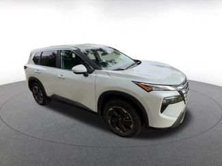Used 2025 Nissan Rogue SV FWD video 2