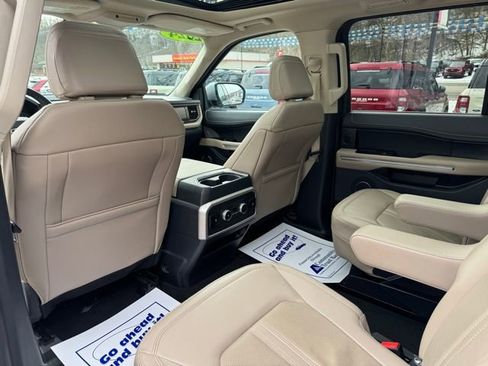Used 2024 Ford Expedition Max Limited image 19