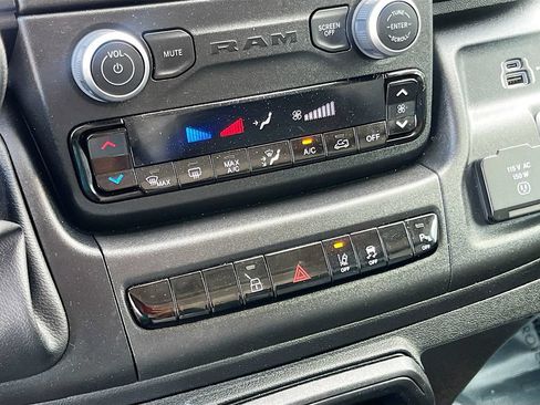 Used 2025 RAM ProMaster 3500 FWD image 15