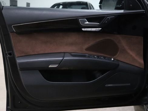 Used 2016 Audi A8 L 4.0T image 9