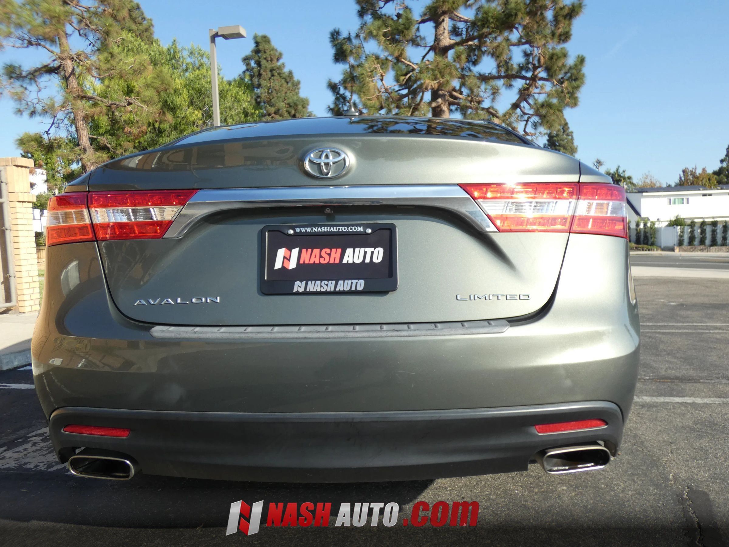 Used 2013 Toyota Avalon Limited FWD image 10