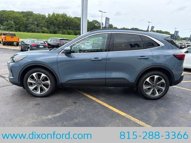Used 2023 Ford Escape Platinum AWD/4WD image 6