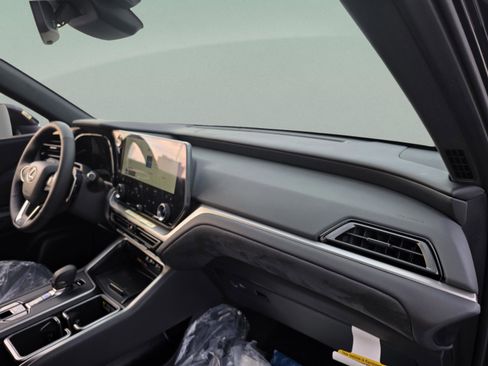 New 2026 Lexus TX 500h AWD image 27