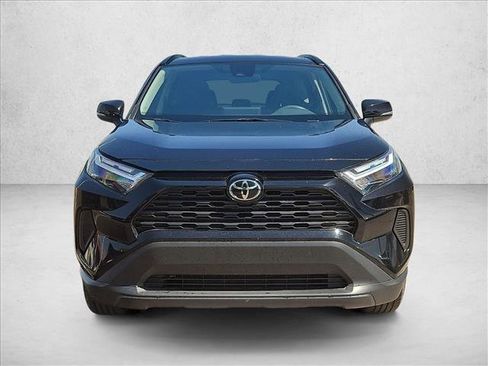 Used 2025 Toyota RAV4 XLE FWD image 2