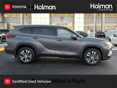Certified 2023 Toyota Highlander XLE image 1