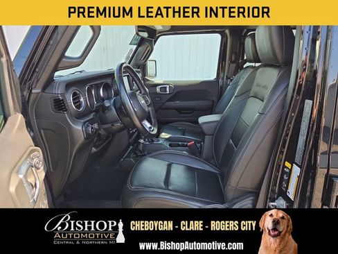 Used 2022 Jeep Wrangler Unlimited Sahara w/ LED Lighting Group AWD/4WD image 6