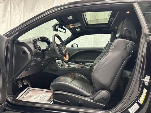 Used 2016 Dodge Challenger SRT Hellcat RWD image 10