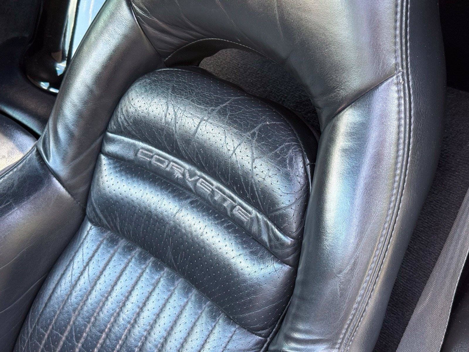 Used 1999 Chevrolet Corvette Convertible RWD image 19
