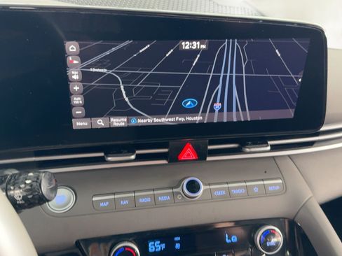 Used 2023 Hyundai Elantra SEL w/ Convenience Package image 20