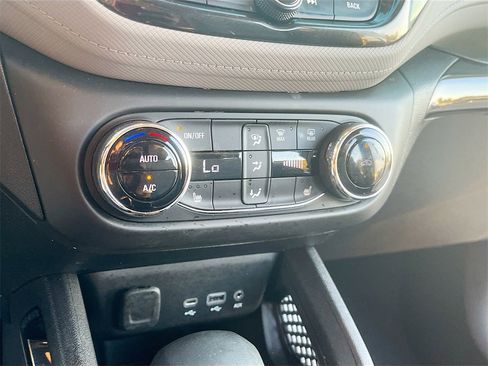 Used 2021 Chevrolet TrailBlazer LT w/ Convenience Package image 15