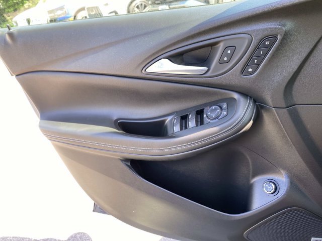 Used 2024 Buick Encore GX Avenir w/ Avenir Technology Package FWD image 18