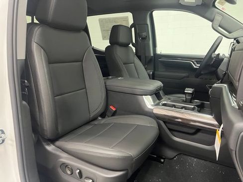 New 2026 Chevrolet Silverado 1500 LTZ w/ LTZ Premium Package AWD/4WD image 24