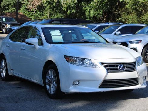 Used 2014 Lexus ES 300h w/ Luxury Package w/Bamboo Trim FWD image 1