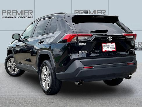 Used 2025 Toyota RAV4 XLE FWD image 5