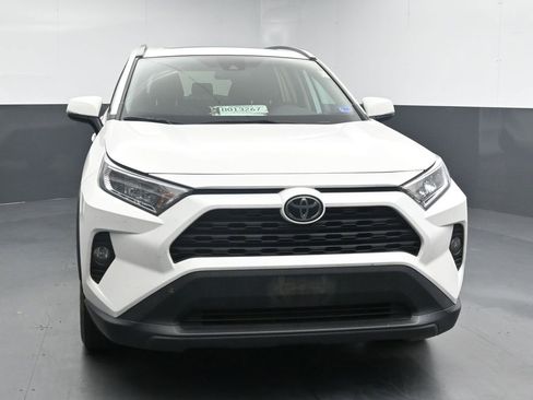 Used 2021 Toyota RAV4 XLE w/ Convenience Package AWD/4WD image 3