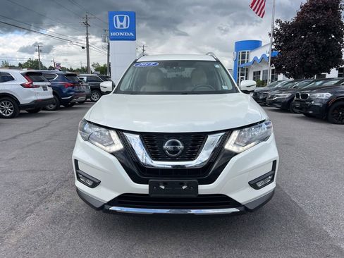 Used 2019 Nissan Rogue SV w/ Premium Package AWD/4WD image 8