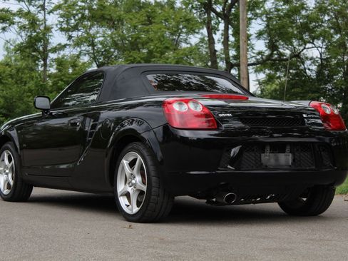 Used 2003 Toyota MR2 RWD image 5