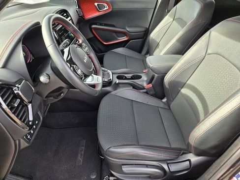 Certified 2025 Kia Soul GT-Line FWD image 11