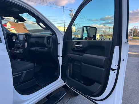 Used 2024 Chevrolet Silverado 2500 Custom w/ Custom Value Package image 22