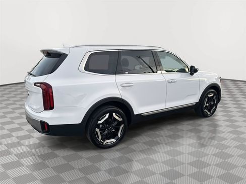 Used 2025 Kia Telluride S FWD image 4