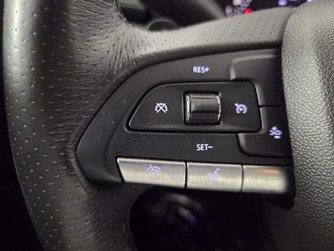 Used 2020 Cadillac XT4 Sport w/ Driver Assist Package FWD image 17