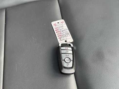 Used 2025 Ford Expedition Active AWD/4WD image 44