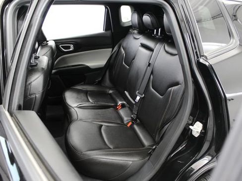 Used 2024 Jeep Compass Limited w/ Sun and Sound Group AWD/4WD image 16