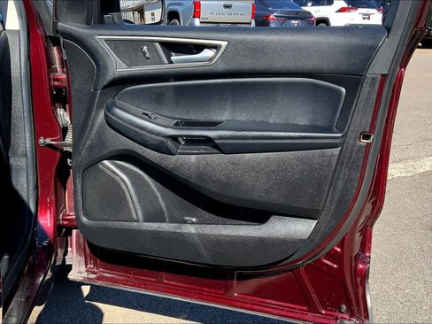 Used 2017 Ford Edge SEL w/ Equipment Group 201A image 21