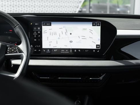 Certified 2025 Audi Q6 e-tron Premium Plus w/ Premium Plus AWD/4WD image 9