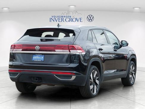 Certified 2025 Volkswagen Atlas Cross Sport SE FWD image 7