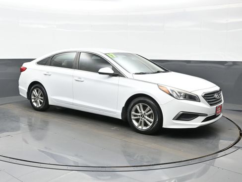 Used 2017 Hyundai Sonata SE w/ Cargo Package image 8