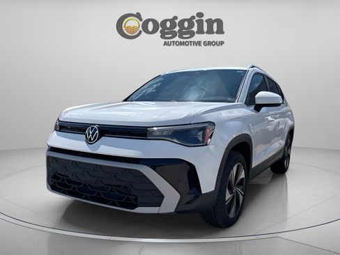 Used 2025 Volkswagen Taos SE AWD/4WD image 1