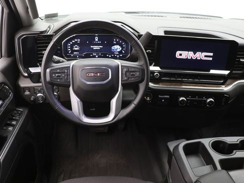 Used 2024 GMC Sierra 2500 SLE image 18