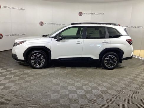 Used 2025 Subaru Forester Premium image 6