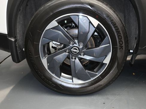 Used 2026 Nissan Rogue SV AWD/4WD image 15