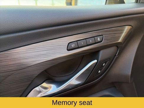 Used 2024 GMC Terrain SLT image 14