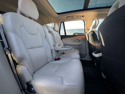 Used 2022 Volvo XC90 T5 Momentum w/ Advanced Package image 26