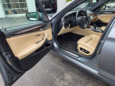 Used 2017 BMW 530i xDrive AWD/4WD image 14