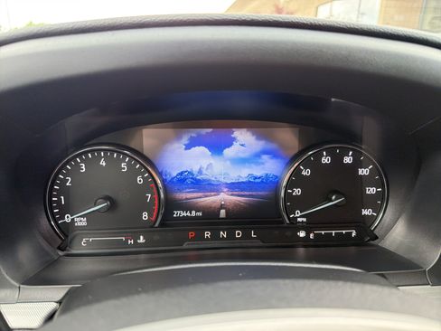 Used 2023 Ford Explorer XLT w/ Equipment Group 202A AWD/4WD image 17
