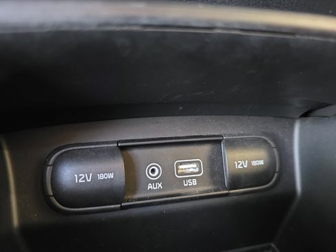 Used 2020 Kia Sorento L FWD image 19