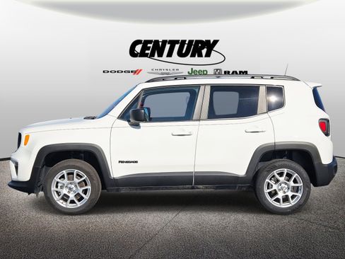Used 2023 Jeep Renegade Latitude w/ Sun & Fun Group image 7