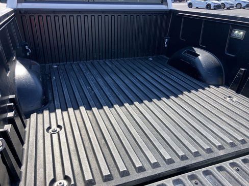 Used 2022 Toyota Tundra Limited AWD/4WD image 31