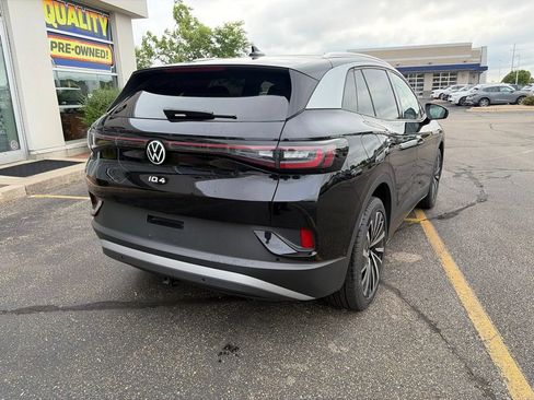 Used 2023 Volkswagen ID.4 Pro S AWD/4WD image 3