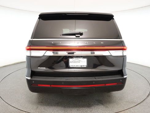 Used 2022 Lincoln Navigator Reserve w/ Equipment Group 201A image 5